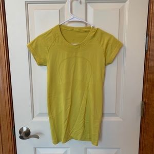 Lululemon Swiftly Tech SS Size 6